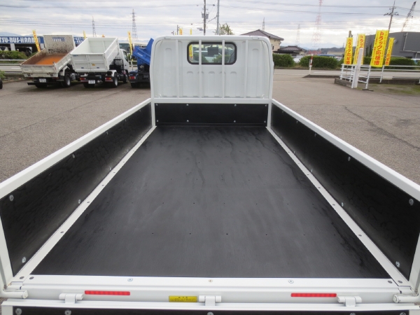 三菱キャンター全低床平ボディ|中古トラックの販売・買取・査定のアイナビ
