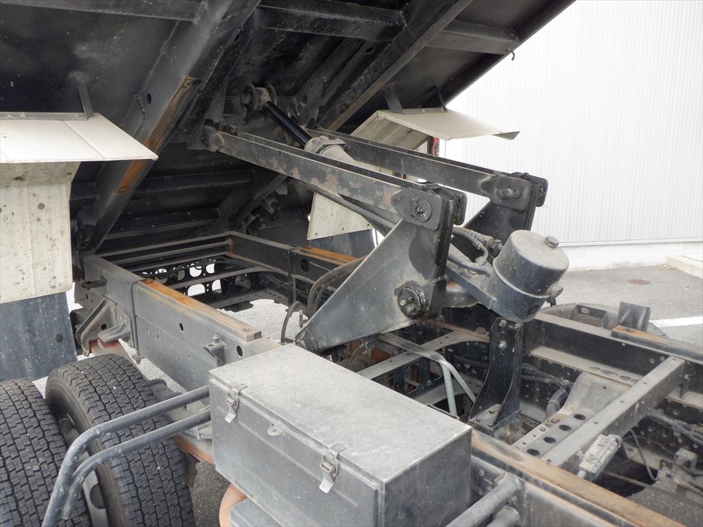 H29 フォワード ダンプ|中古トラックの販売・買取・査定のアイナビ