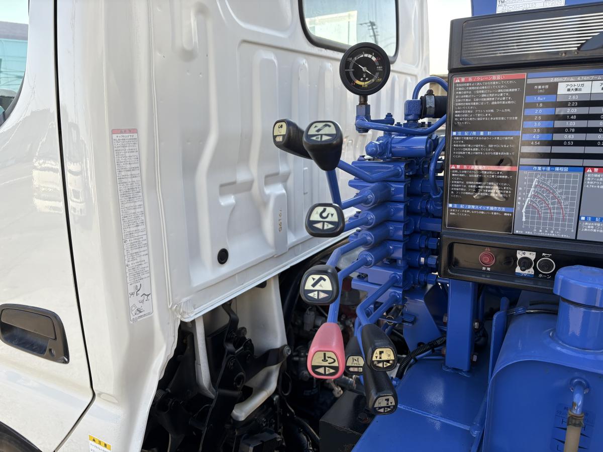 H25デュトロ2t平ボディ 3段クレーン|中古トラックの販売・買取・査定のアイナビ