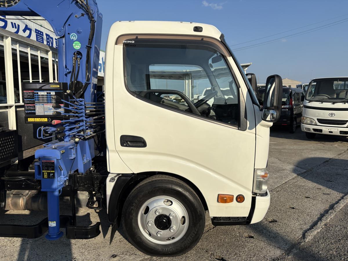 H25デュトロ2t平ボディ 3段クレーン|中古トラックの販売・買取・査定のアイナビ