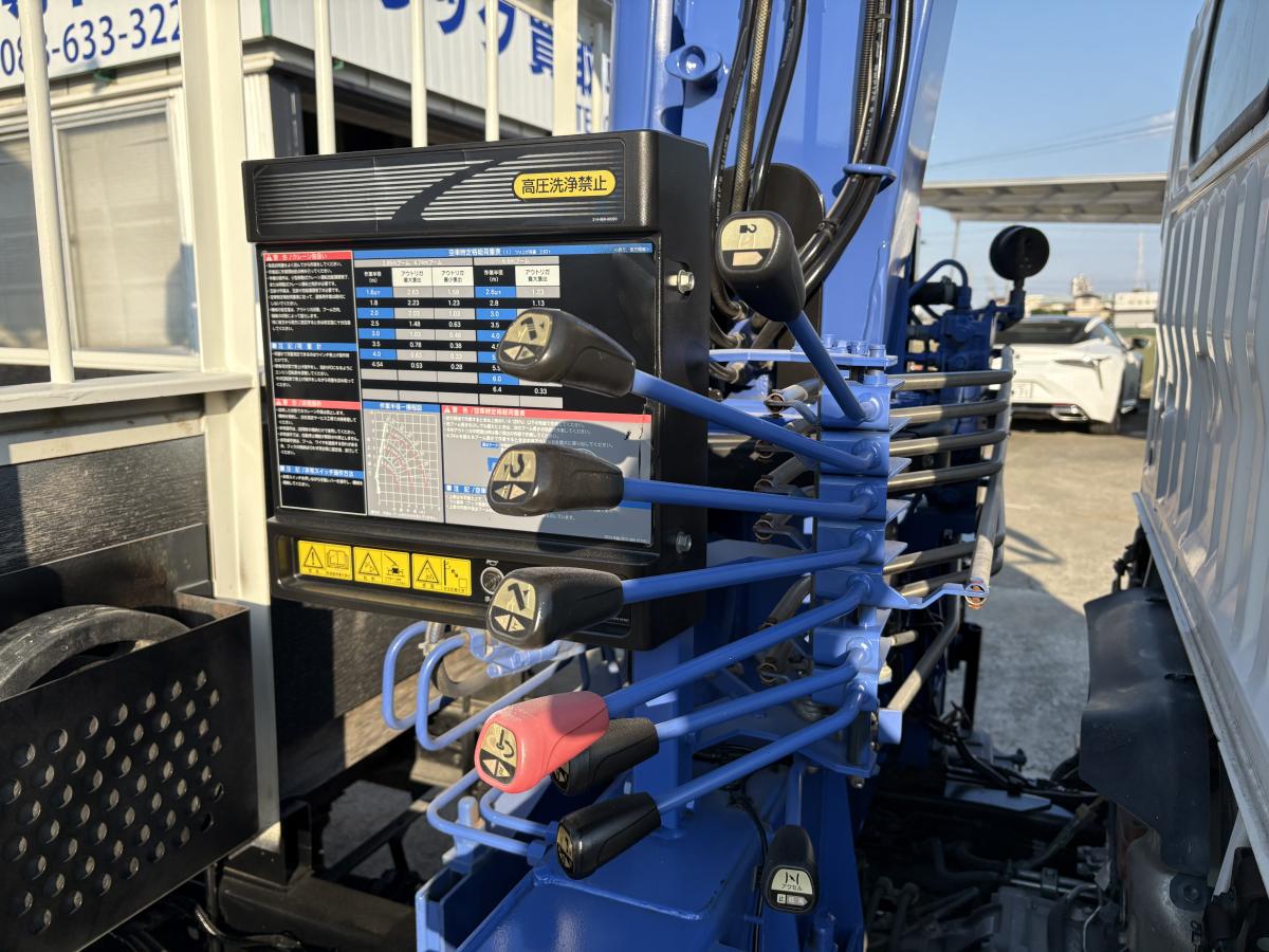 H25デュトロ2t平ボディ 3段クレーン|中古トラックの販売・買取・査定のアイナビ