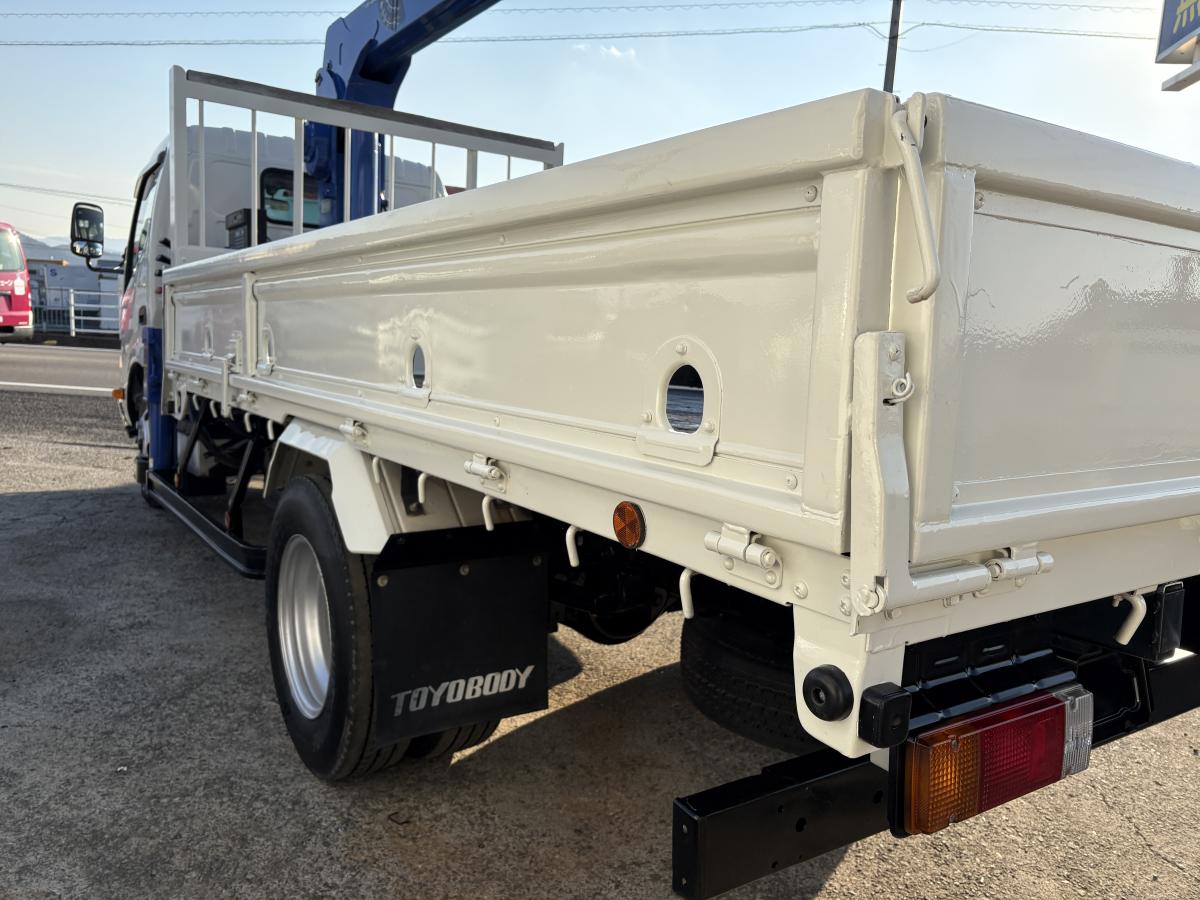 H25デュトロ2t平ボディ 3段クレーン|中古トラックの販売・買取・査定のアイナビ