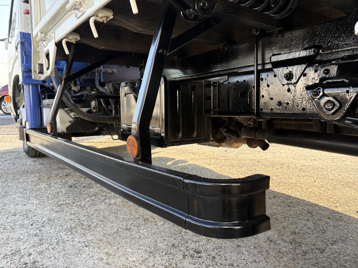 H25デュトロ2t平ボディ 3段クレーン|中古トラックの販売・買取・査定のアイナビ