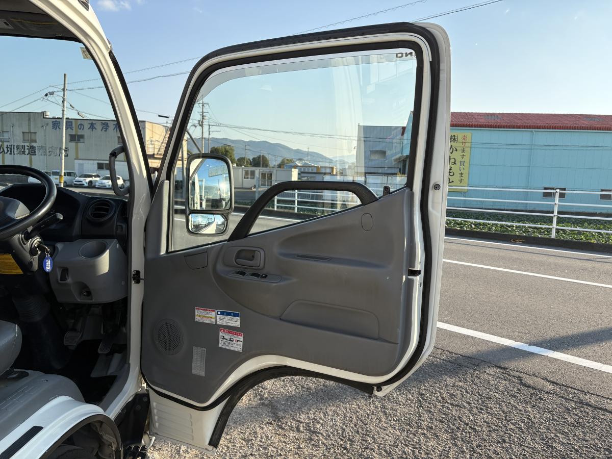 H25デュトロ2t平ボディ 3段クレーン|中古トラックの販売・買取・査定のアイナビ