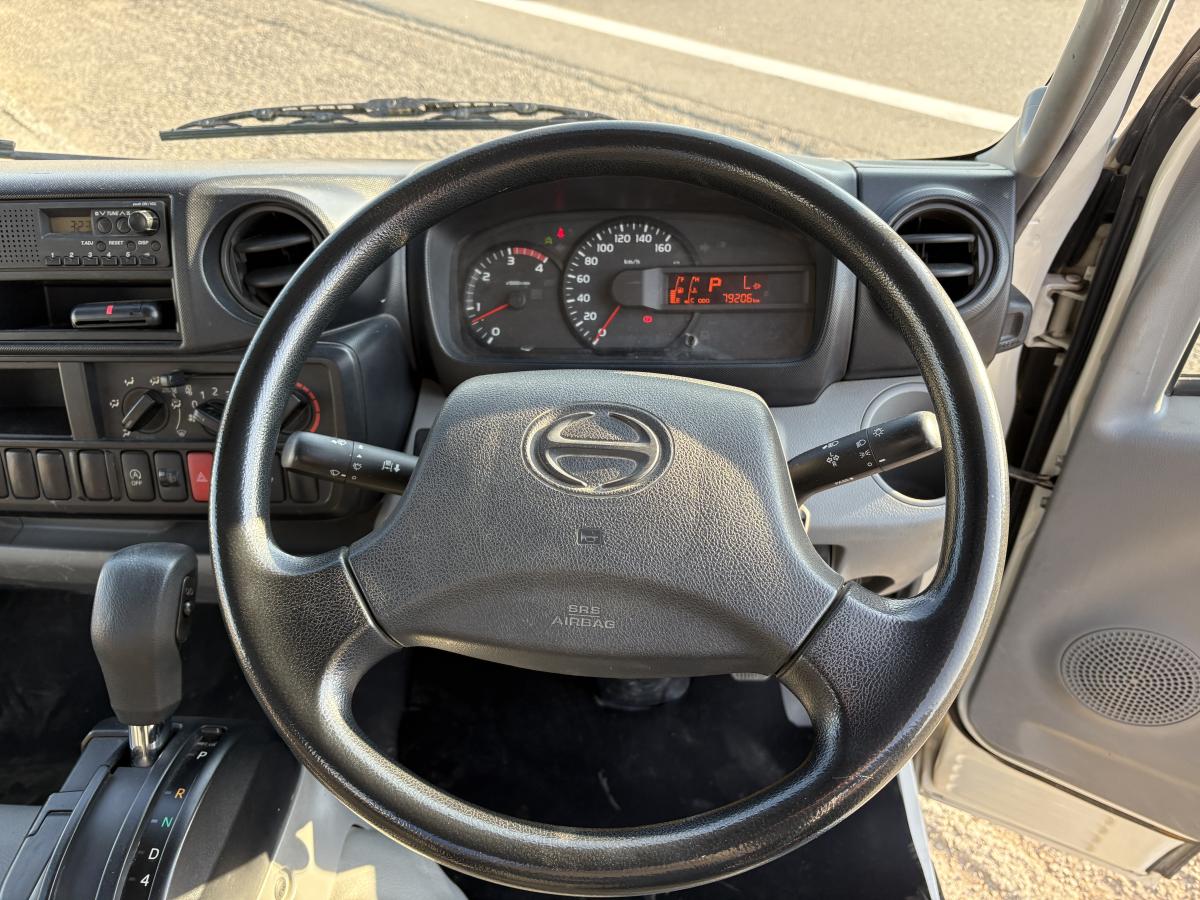 H25デュトロ2t平ボディ 3段クレーン|中古トラックの販売・買取・査定のアイナビ