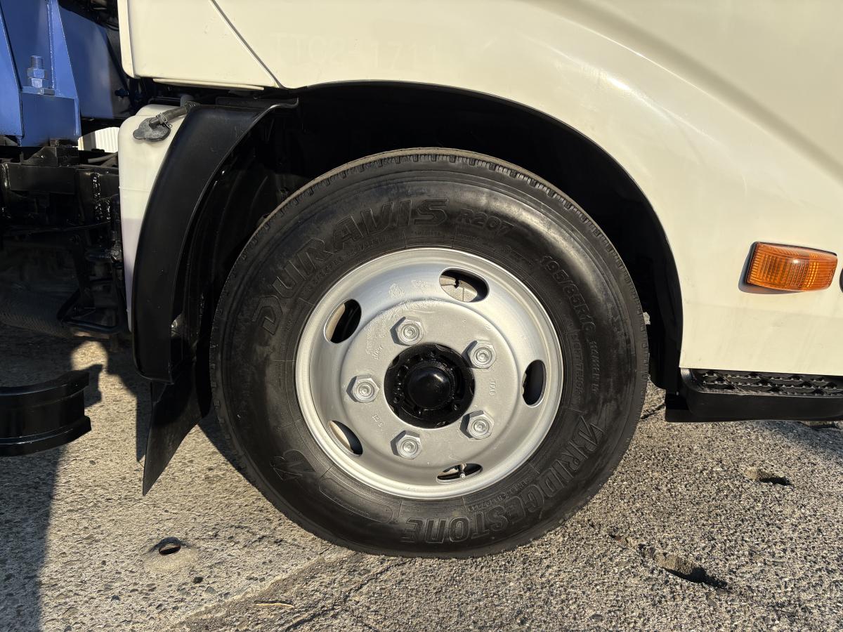 H25デュトロ2t平ボディ 3段クレーン|中古トラックの販売・買取・査定のアイナビ