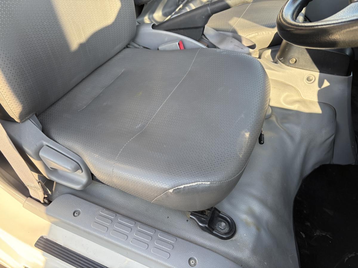 H25デュトロ2t平ボディ 3段クレーン|中古トラックの販売・買取・査定のアイナビ