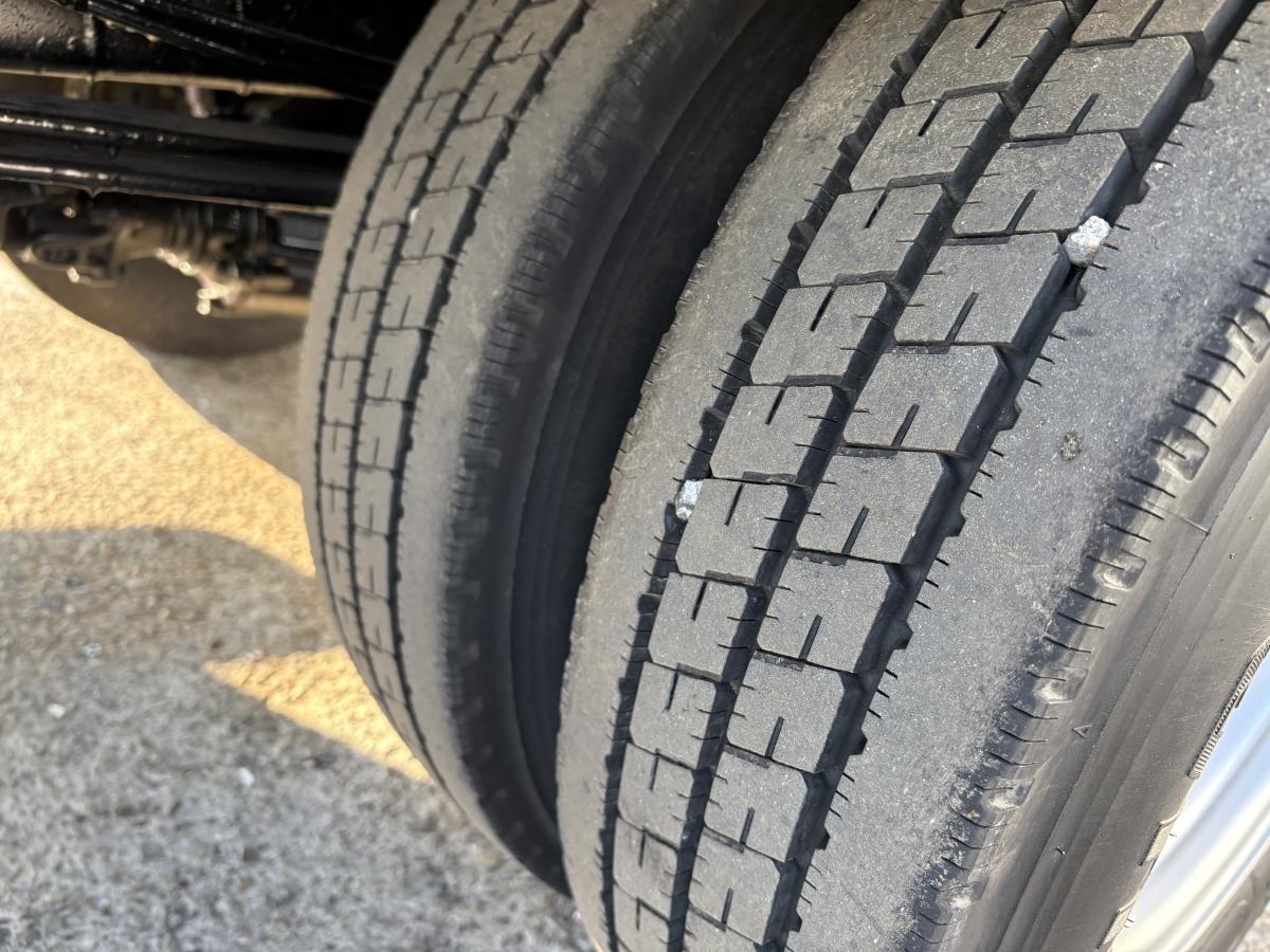 H25デュトロ2t平ボディ 3段クレーン|中古トラックの販売・買取・査定のアイナビ