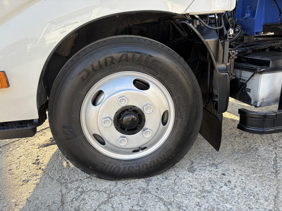 H25デュトロ2t平ボディ 3段クレーン|中古トラックの販売・買取・査定のアイナビ