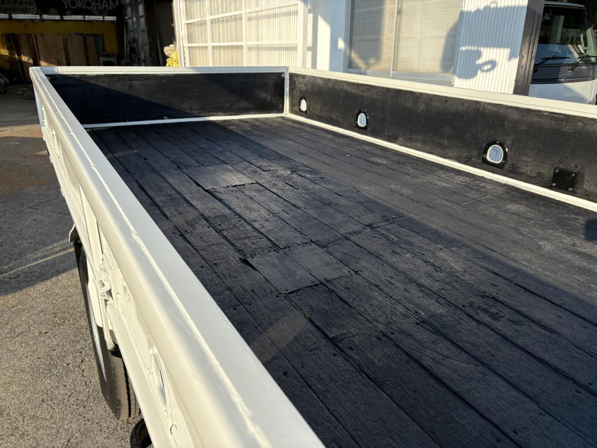 H25デュトロ2t平ボディ 3段クレーン|中古トラックの販売・買取・査定のアイナビ