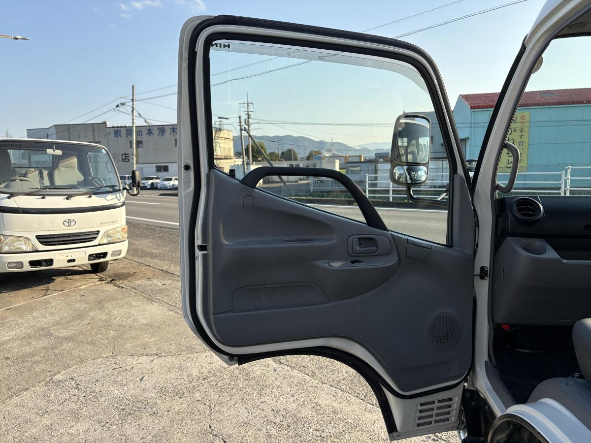 H25デュトロ2t平ボディ 3段クレーン|中古トラックの販売・買取・査定のアイナビ