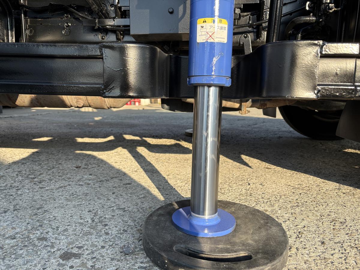 H25デュトロ2t平ボディ 3段クレーン|中古トラックの販売・買取・査定のアイナビ