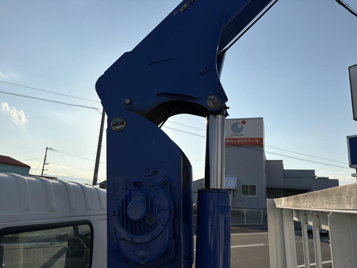 H25デュトロ2t平ボディ 3段クレーン|中古トラックの販売・買取・査定のアイナビ