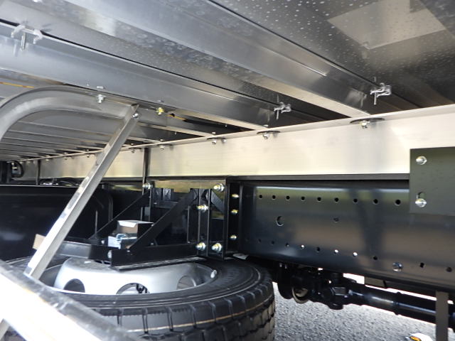 日野 令和7年式 冷凍バン格納ゲート|中古トラックの販売・買取・査定のアイナビ