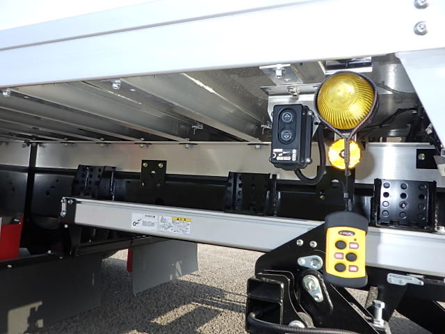 日野 令和7年式 冷凍バン格納ゲート|中古トラックの販売・買取・査定のアイナビ