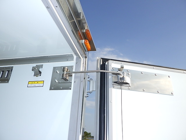 日野 令和7年式 冷凍バン格納ゲート|中古トラックの販売・買取・査定のアイナビ