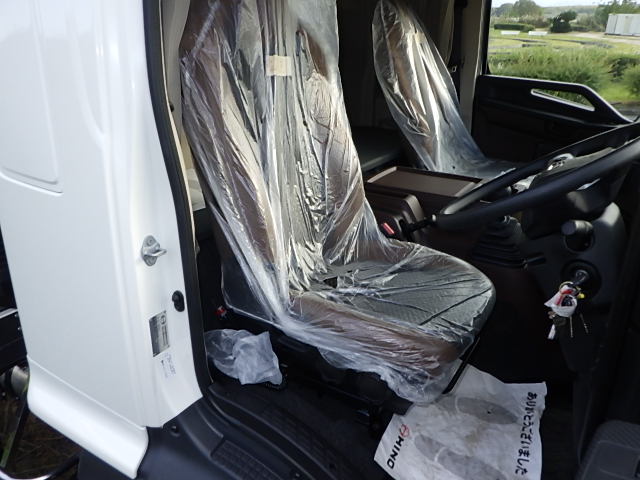 日野 令和7年式 冷凍バン格納ゲート|中古トラックの販売・買取・査定のアイナビ