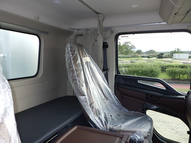 日野 令和7年式 冷凍バン格納ゲート|中古トラックの販売・買取・査定のアイナビ