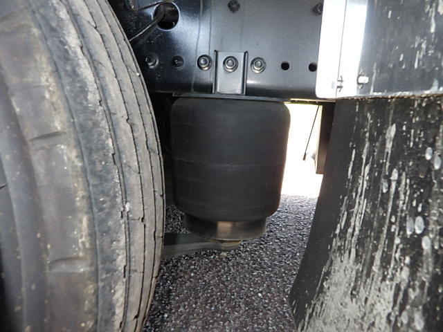 日野 令和6年式 セルフクレーン 車検付き|中古トラックの販売・買取・査定のアイナビ