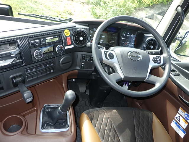 日野 令和6年式 セルフクレーン 車検付き|中古トラックの販売・買取・査定のアイナビ