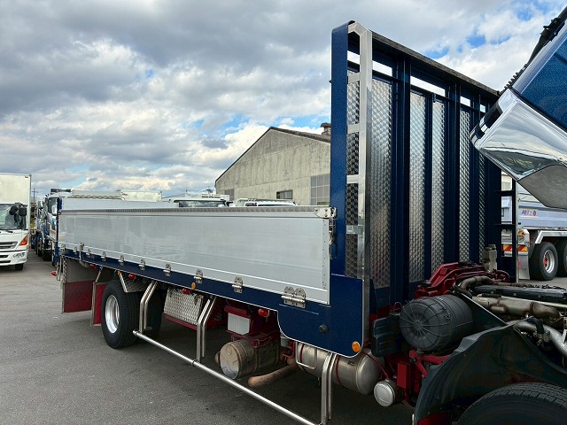 アルミブロックフルキャブベッド付きスタンション根太増し|中古トラックの販売・買取・査定のアイナビ