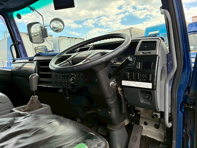 アルミブロックフルキャブベッド付きスタンション根太増し|中古トラックの販売・買取・査定のアイナビ