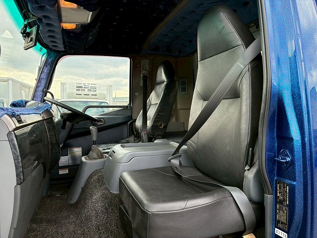 アルミブロックフルキャブベッド付きスタンション根太増し|中古トラックの販売・買取・査定のアイナビ