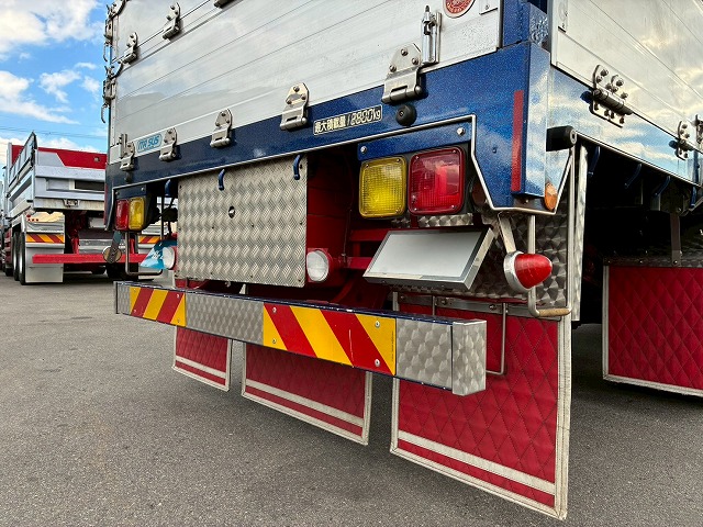 アルミブロックフルキャブベッド付きスタンション根太増し|中古トラックの販売・買取・査定のアイナビ