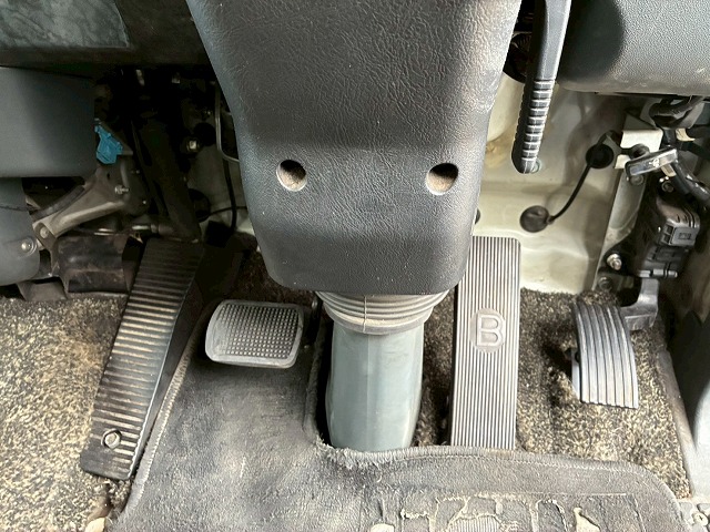 アルミブロックフルキャブベッド付きスタンション根太増し|中古トラックの販売・買取・査定のアイナビ