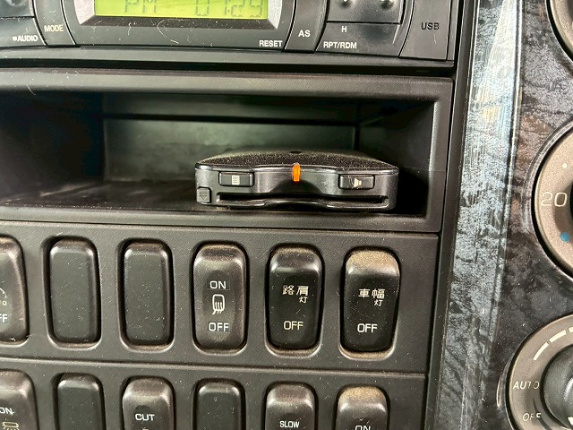 アルミブロックフルキャブベッド付きスタンション根太増し|中古トラックの販売・買取・査定のアイナビ