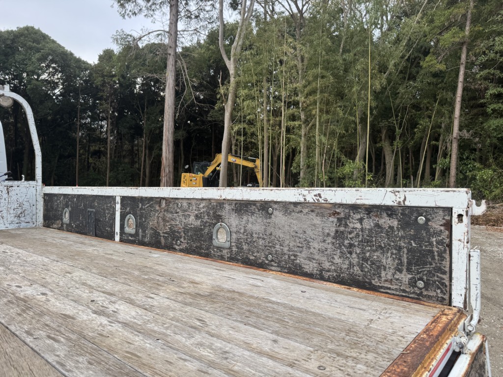 標準ロング吊t数2.6t吊3段ブームタダノラジコン付き|中古トラックの販売・買取・査定のアイナビ