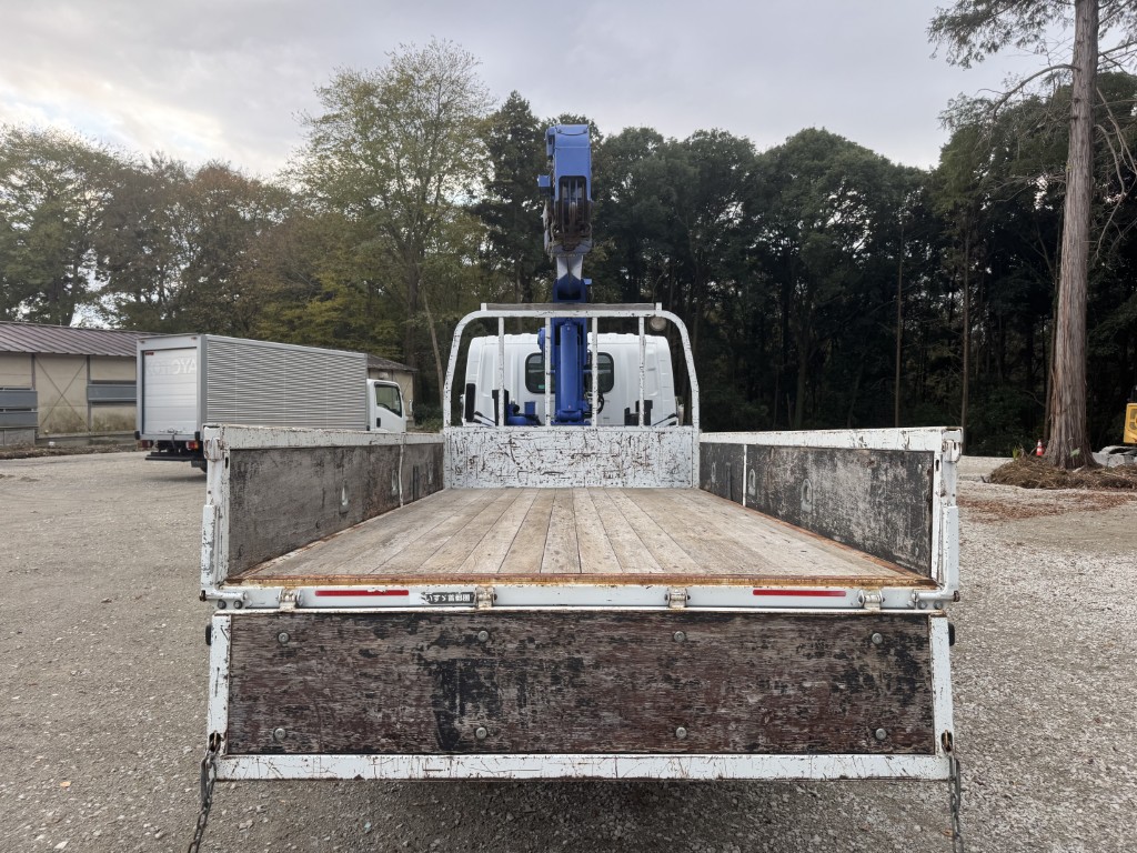 標準ロング吊t数2.6t吊3段ブームタダノラジコン付き|中古トラックの販売・買取・査定のアイナビ