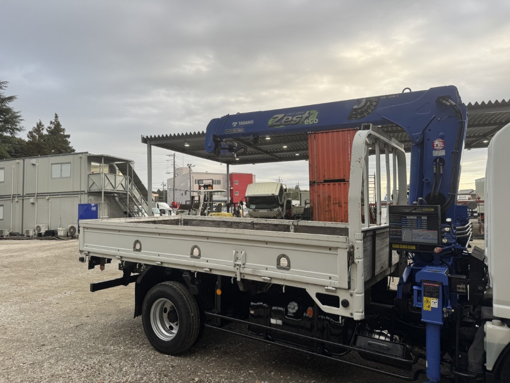 標準ロング吊t数2.6t吊3段ブームタダノラジコン付き|中古トラックの販売・買取・査定のアイナビ