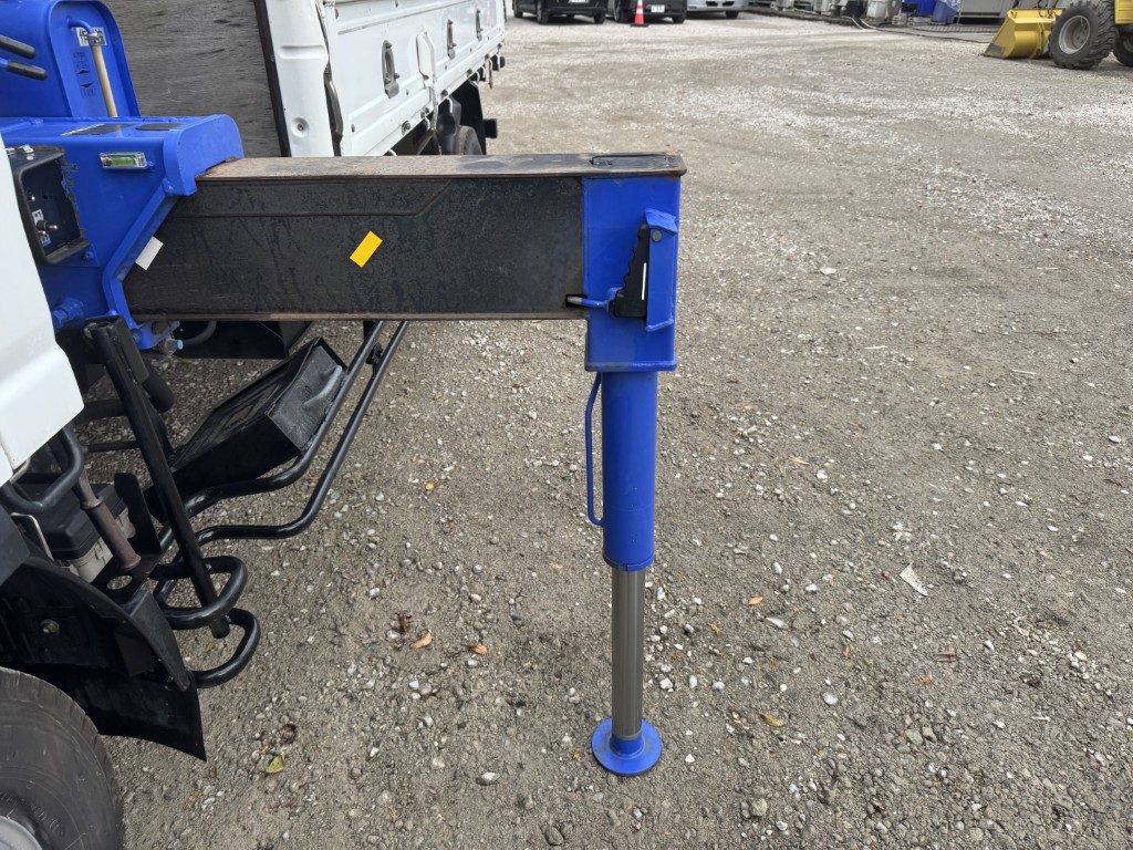 標準ロング吊t数2.6t吊3段ブームタダノラジコン付き|中古トラックの販売・買取・査定のアイナビ