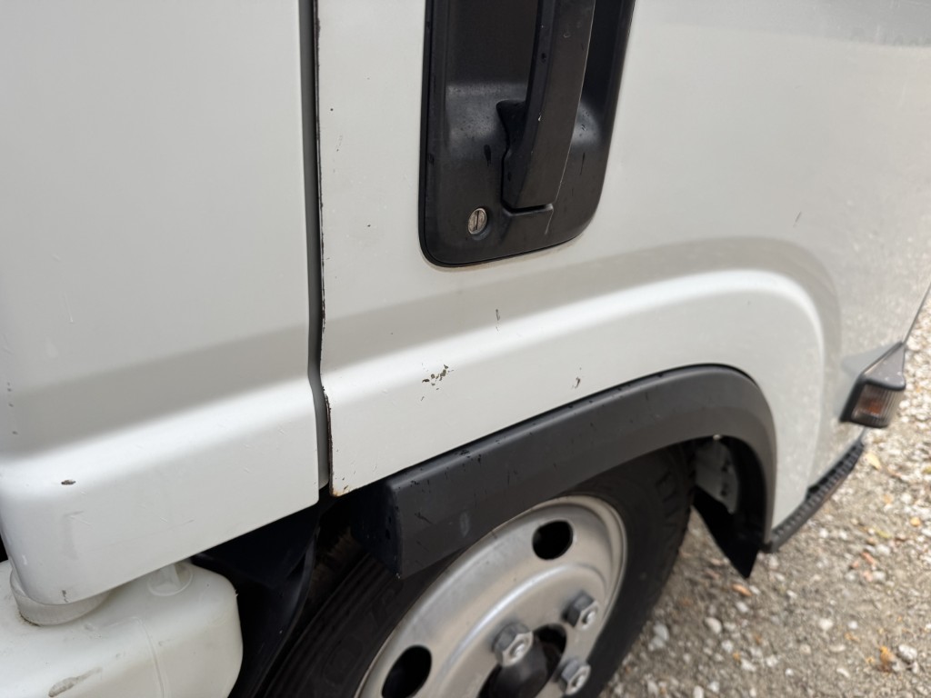 標準ロング吊t数2.6t吊3段ブームタダノラジコン付き|中古トラックの販売・買取・査定のアイナビ