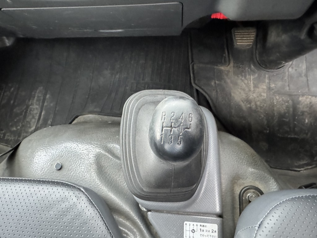 標準ロング吊t数2.6t吊3段ブームタダノラジコン付き|中古トラックの販売・買取・査定のアイナビ