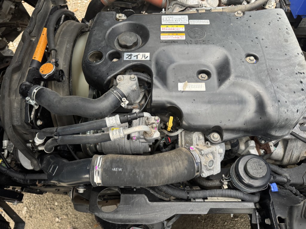 標準ロング吊t数2.6t吊3段ブームタダノラジコン付き|中古トラックの販売・買取・査定のアイナビ