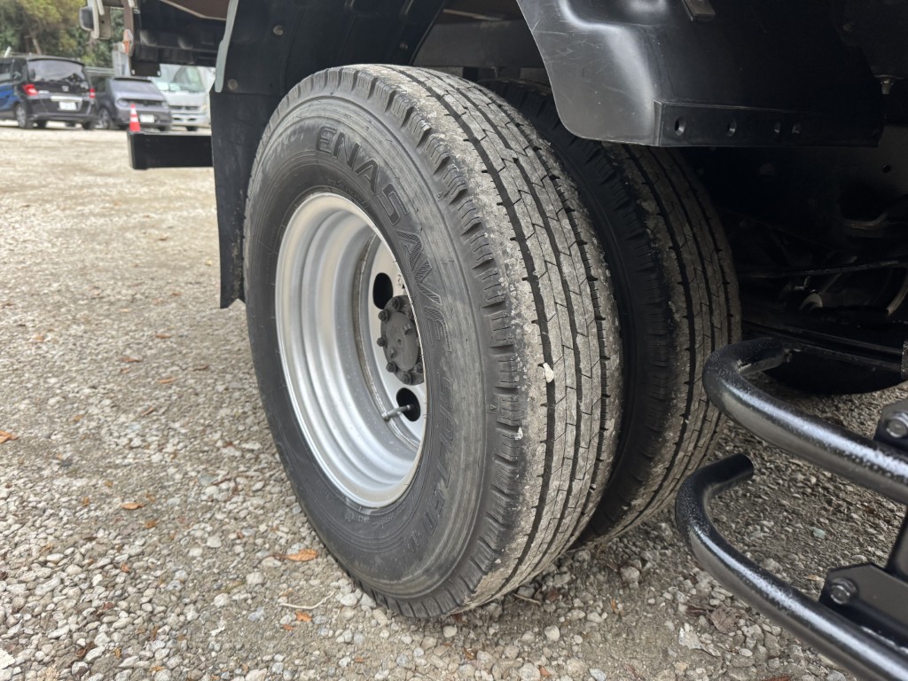 標準ロング吊t数2.6t吊3段ブームタダノラジコン付き|中古トラックの販売・買取・査定のアイナビ