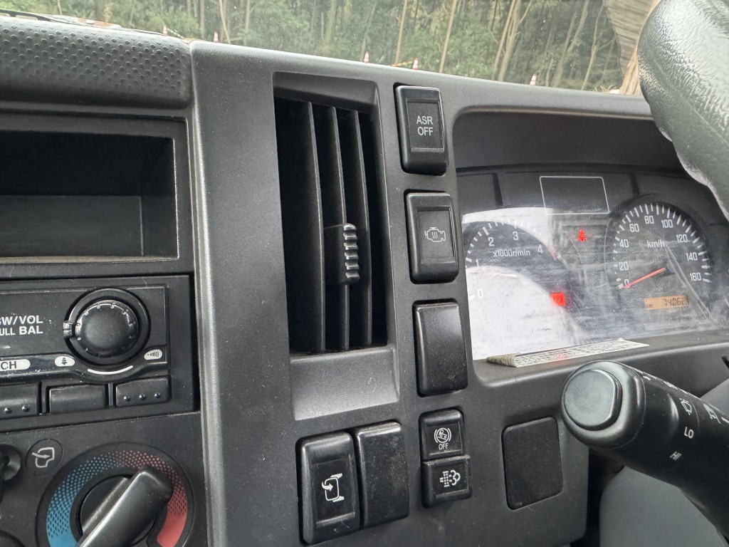 標準ロング吊t数2.6t吊3段ブームタダノラジコン付き|中古トラックの販売・買取・査定のアイナビ