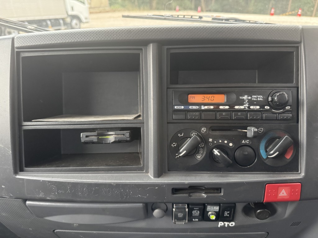 標準ロング吊t数2.6t吊3段ブームタダノラジコン付き|中古トラックの販売・買取・査定のアイナビ