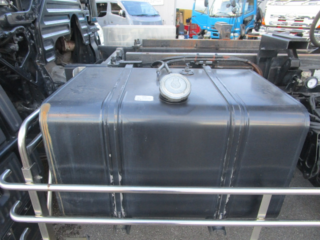 H.29年日野プロフィアダンプ箱ステンレス張り土砂禁22㎥|中古トラックの販売・買取・査定のアイナビ