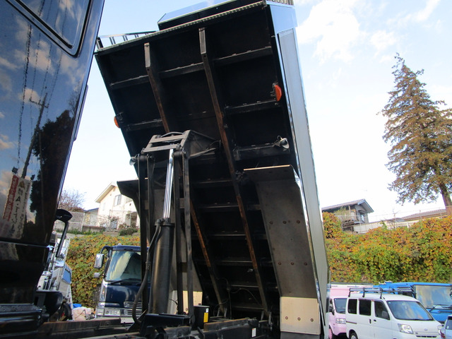 H.29年日野プロフィアダンプ箱ステンレス張り土砂禁22㎥|中古トラックの販売・買取・査定のアイナビ