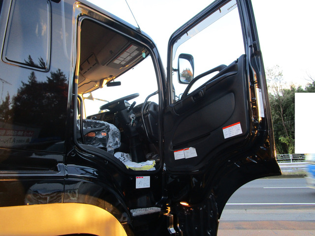 H.29年日野プロフィアダンプ箱ステンレス張り土砂禁22㎥|中古トラックの販売・買取・査定のアイナビ