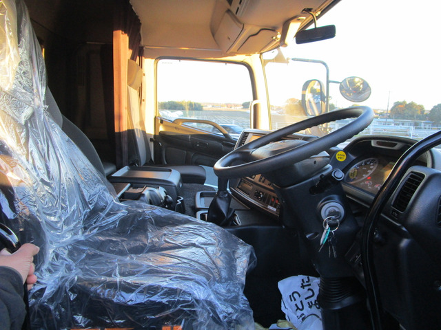 H.29年日野プロフィアダンプ箱ステンレス張り土砂禁22㎥|中古トラックの販売・買取・査定のアイナビ