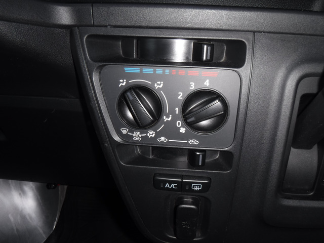 H.31年ダイハツハイゼットカーゴデラックスハイルーフ|中古トラックの販売・買取・査定のアイナビ