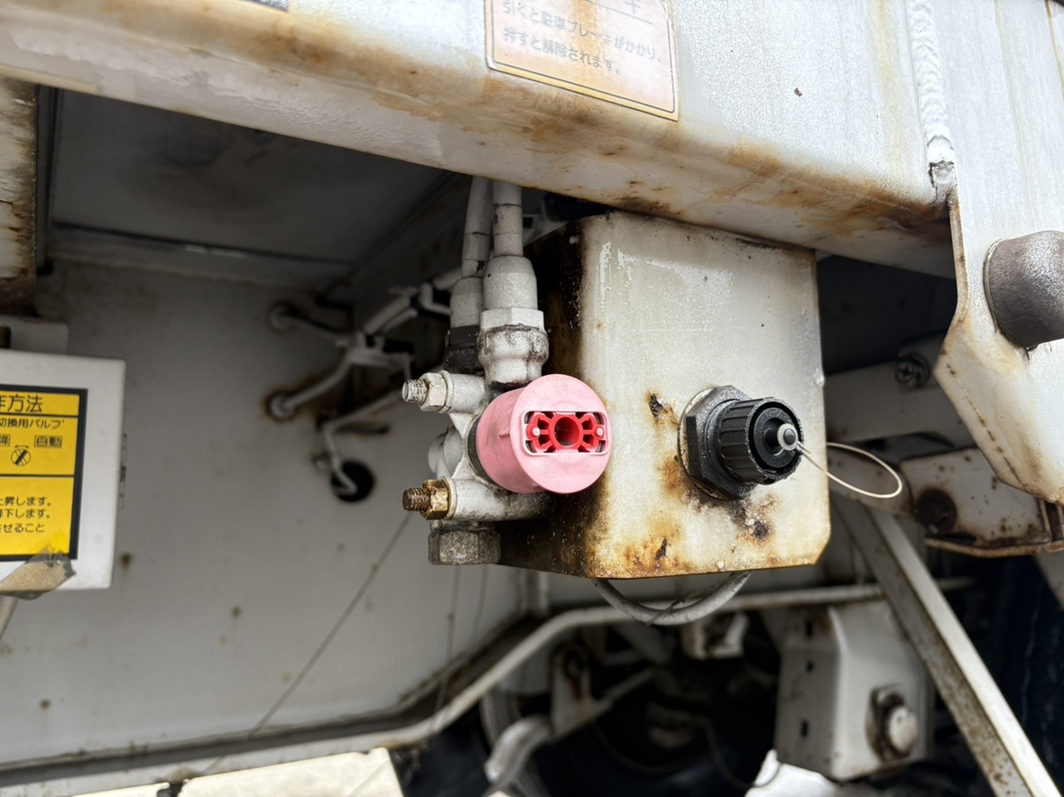 H19年式リフトアップ2軸ウイングセミトレーラ|中古トラックの販売・買取・査定のアイナビ