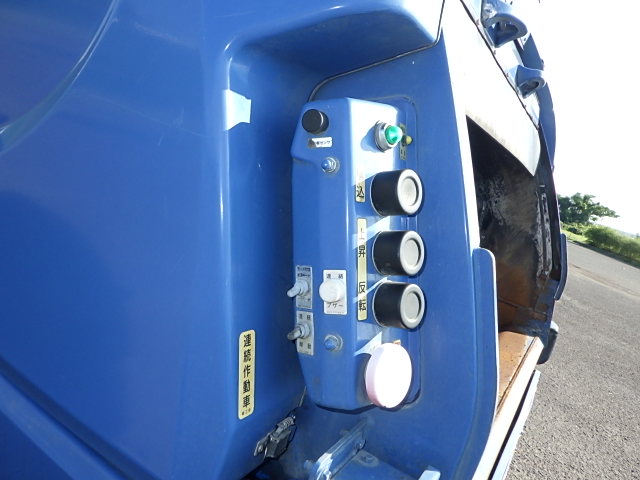 日野 平成30年式 塵芥車 10.2㎥ 新明和製 クラッチO/H済|中古トラックの販売・買取・査定のアイナビ