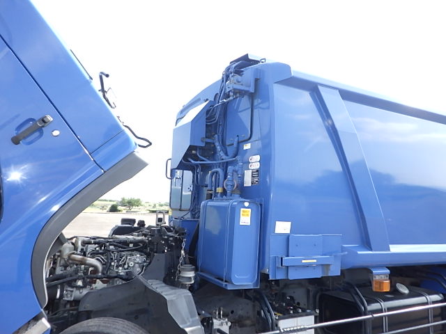 日野 平成30年式 塵芥車 10.2㎥ 新明和製 クラッチO/H済|中古トラックの販売・買取・査定のアイナビ