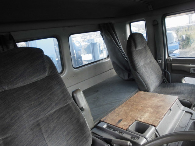 25T 4段クレーン ハイジャッキ ラジコン 2デフウインチ付|中古トラックの販売・買取・査定のアイナビ