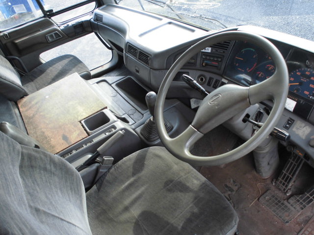 25T 4段クレーン ハイジャッキ ラジコン 2デフウインチ付|中古トラックの販売・買取・査定のアイナビ